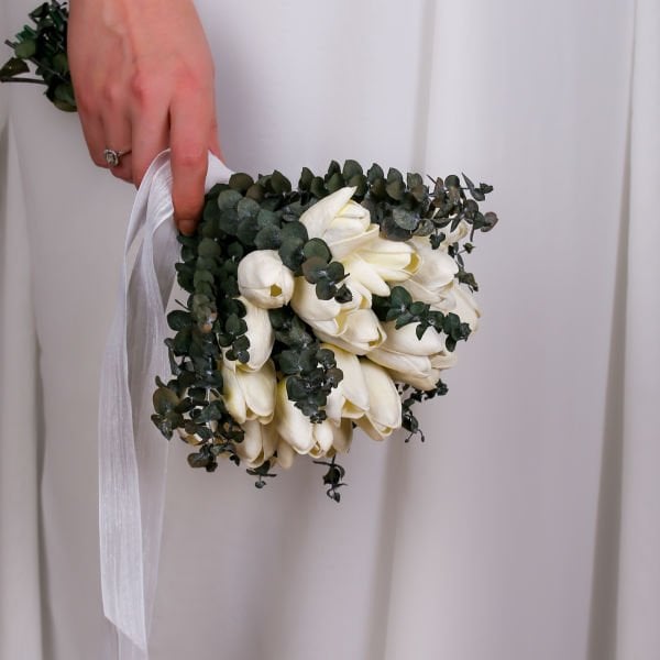 Gelin Buketi ve Damat Yaka Çiçeği Set - Beyaz Laleler ve Okaliptüs