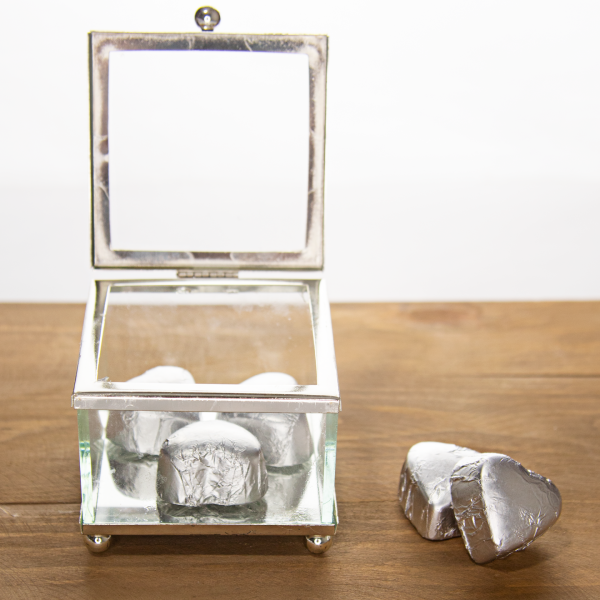 Cam Takı Kutusu ve Çikolata