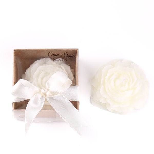 Kraft Kutuda Beyaz Şakayık Mum - Beyaz Kurdele & Kalp incili