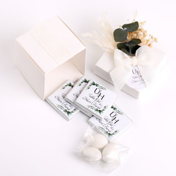 Çikolata ve Drajeli Kutu