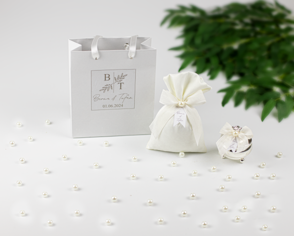 Çantalı Set - İncili Beyaz Kese ve Mum