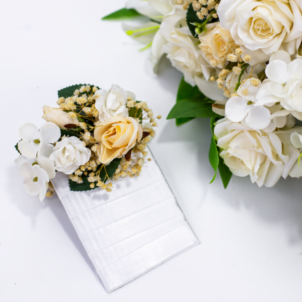 Gelin El Buketi ve Damat Yaka Çiçeği